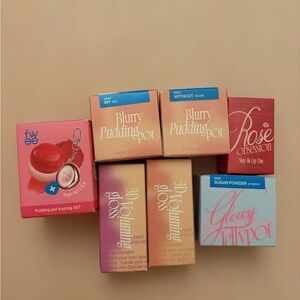 Blurry Pudding Pot Makeup Set - Pink and Red